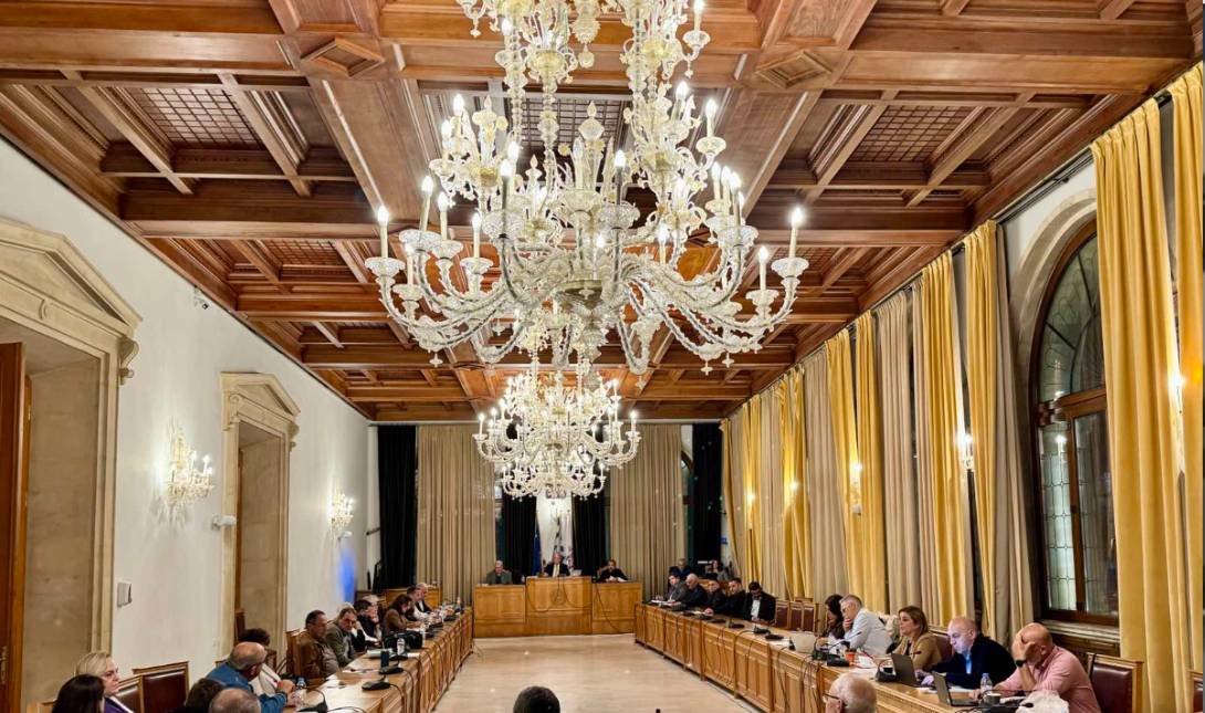 δημοτικό συμβούλιο