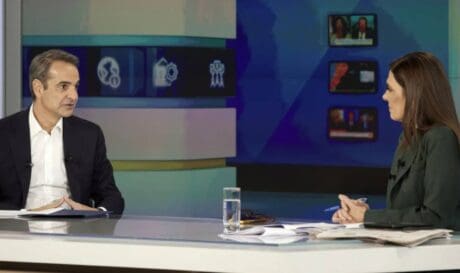 Ο πρωθυπουργός Κυριάκος Μητσοτάκης και η Φαίη Μαυραγάνη