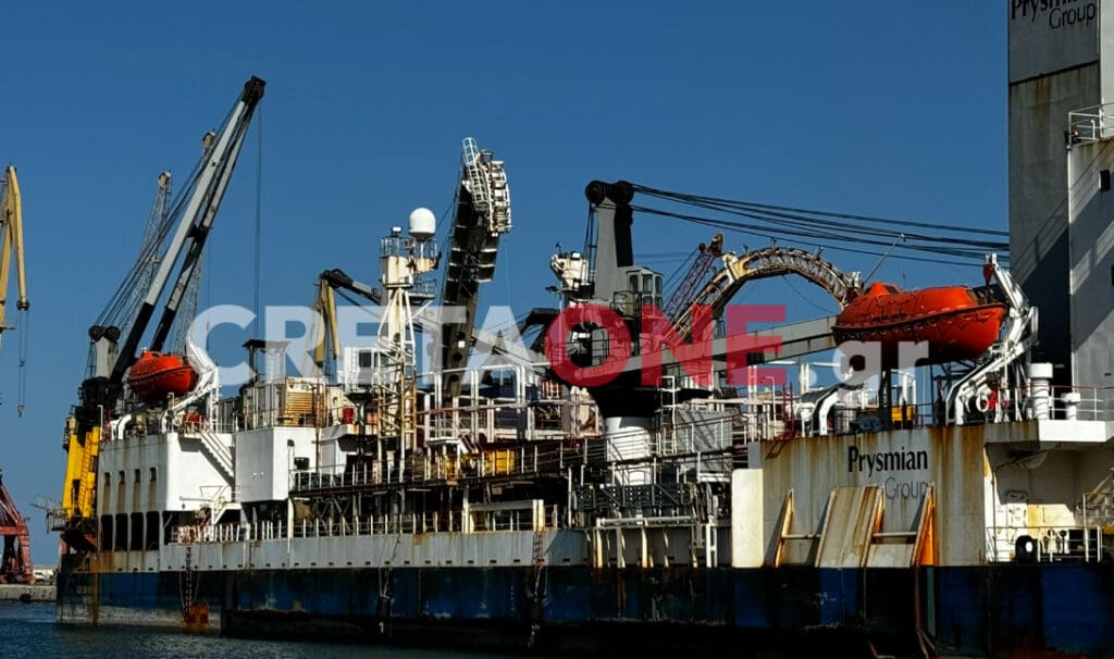 τα θηριώδη πλοία που εκτελούν την ηλεκτρική διασύνδεση Κρήτης - Αττικής