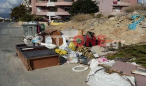 Βαρύς ο «πέλεκυς» για όσους πετούν μπάζα, στρώματα και έπιπλα στο δρόμο