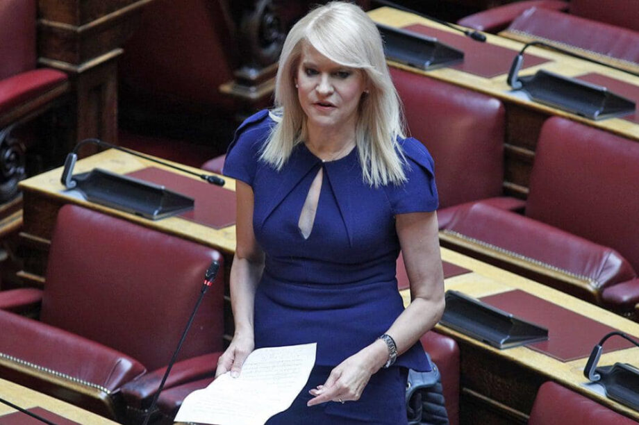 Θεοδώρα Τζάκρη