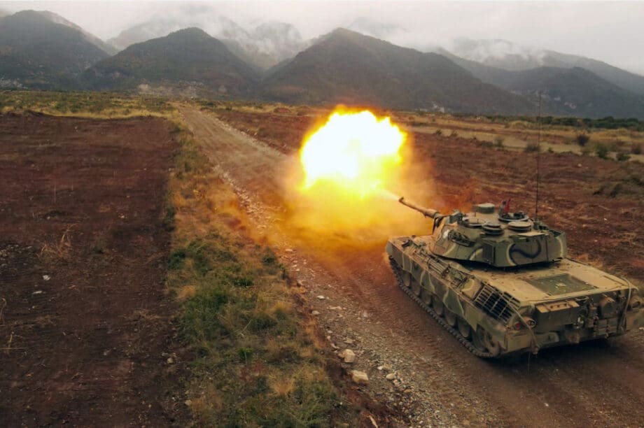 Βολές αρμάτων Leopard 1A5 στο Λιτόχωρο