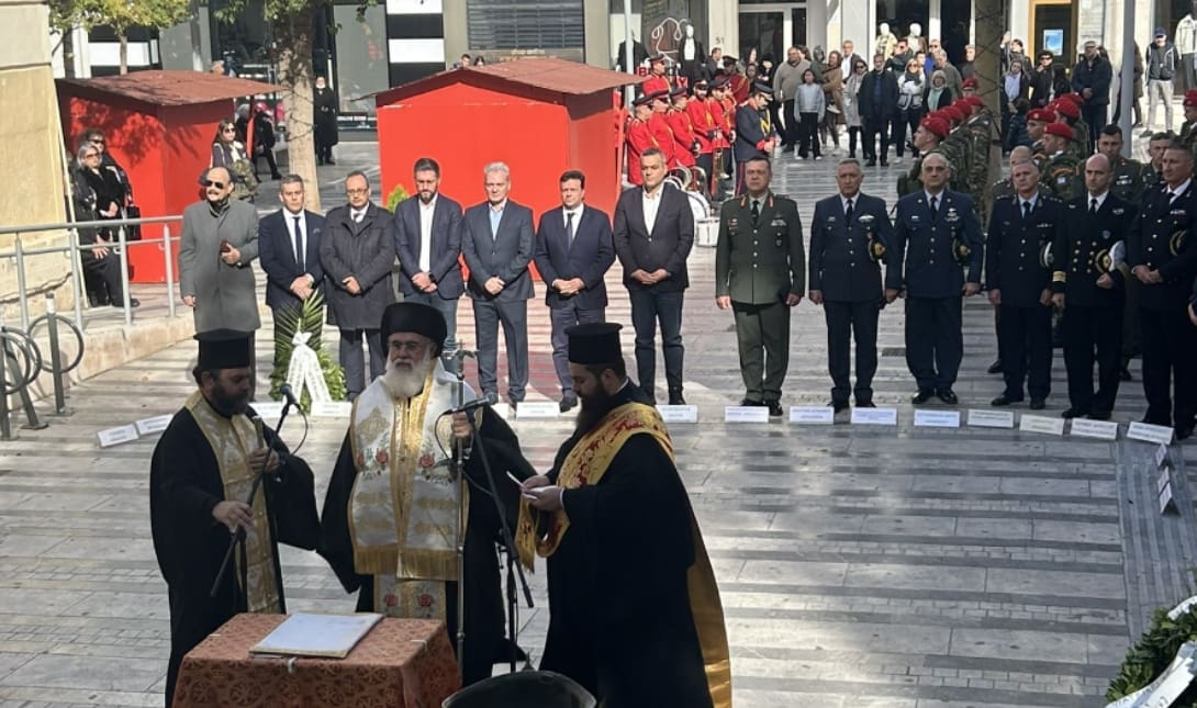Χάρης Μαμουλάκης