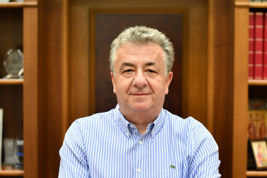 αρναουτακης