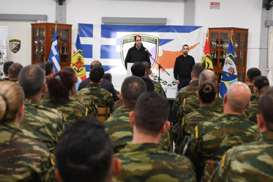 Στην Κύπρο και στο στρατόπεδο της ΕΛΔΥΚ βρέθηκε ο ΥΦΕΘΑ