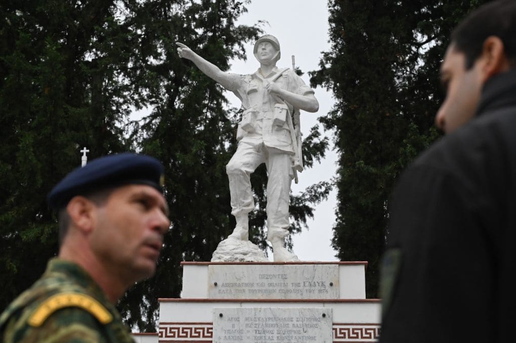 Στην Κύπρο και στο στρατόπεδο της ΕΛΔΥΚ βρέθηκε ο ΥΦΕΘΑ