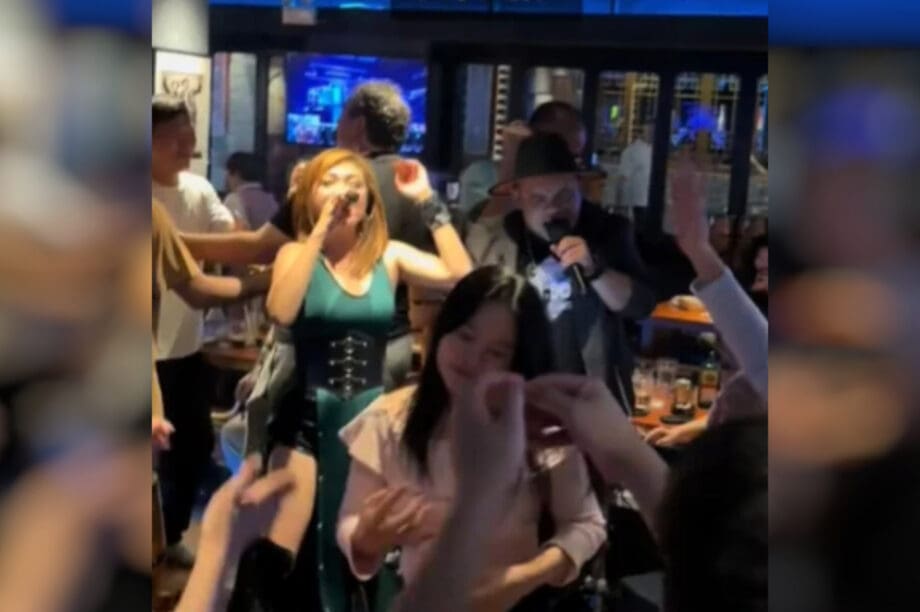 viral Κίνα Οικονομόπουλος