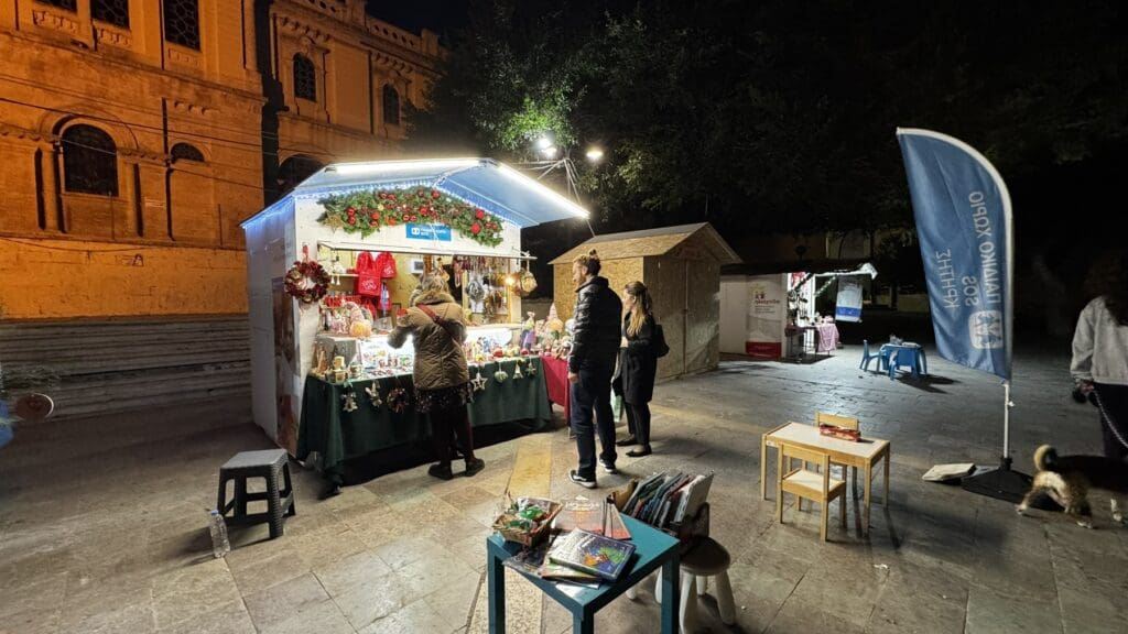 Την έντονη αντίδραση Οργανισμών και των εθελοντικών φορέων προκαλεί η απομάκρυνσή τους από την πλατεία Ελευθερίας.