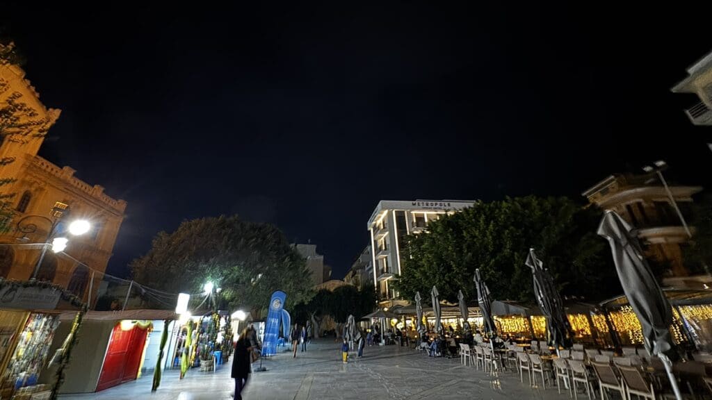 Την έντονη αντίδραση Οργανισμών και των εθελοντικών φορέων προκαλεί η απομάκρυνσή τους από την πλατεία Ελευθερίας.