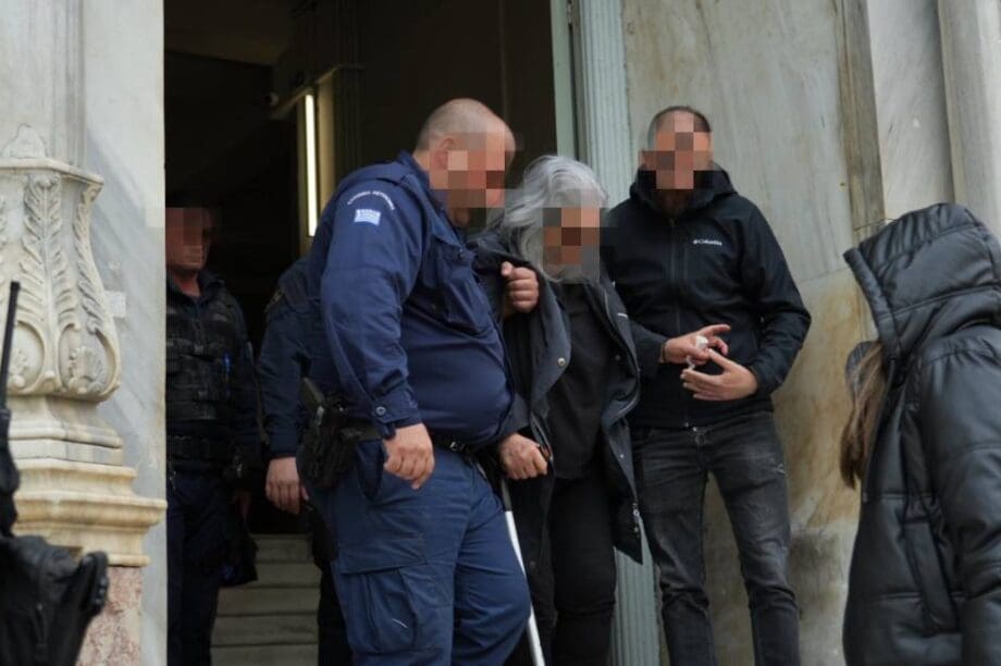 ΔΙΚΑΣΤΗΡΙΑ ΜΑΛΑΔΕΣ
