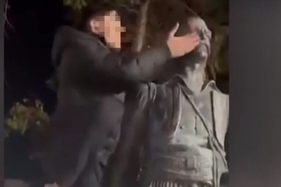 άγαλμα ρομά