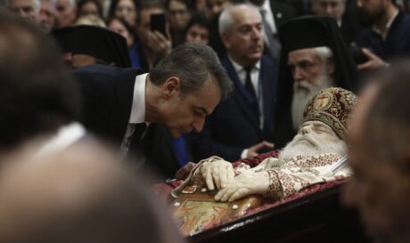 Στη Μητρόπολη Αθηνών για το τρισάγιο στη μνήμη του Αναστάσιου