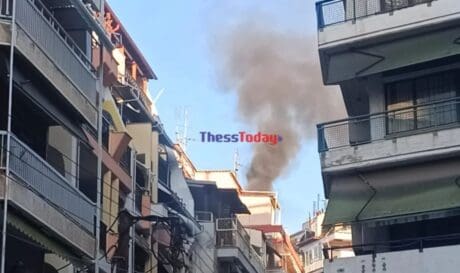 ΦΩΤΙΑ ΣΕ ΠΟΛΥΚΑΤΟΙΚΙΑ