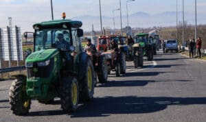 Κρήτη: Οι αγρότες προχωρούν σε νέο κλείσιμο του ΒΟΑΚ αύριο 8/12 – Τι ώρα θα γίνει το μπλόκο
