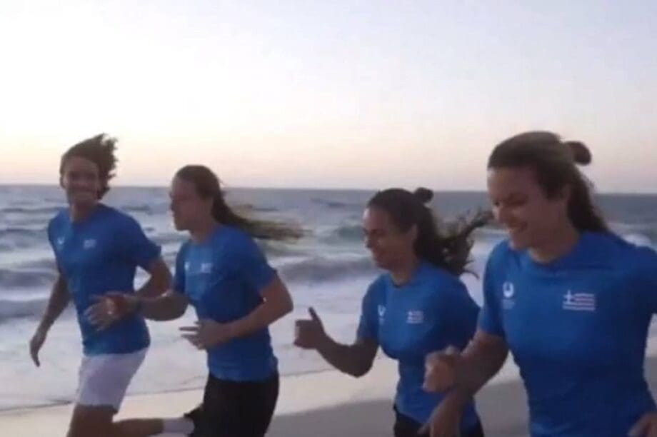 Τσιτσιπάς Σάκκαρη baywatch