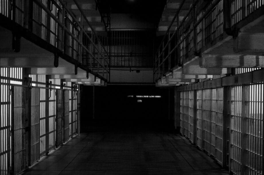 Φυλακή Έξι δεσμοφύλακες κατηγορούνται για φόνο Αφροαμερικανού κρατούμενου