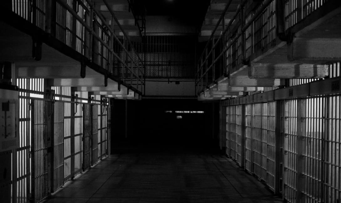 Φυλακή Έξι δεσμοφύλακες κατηγορούνται για φόνο Αφροαμερικανού κρατούμενου