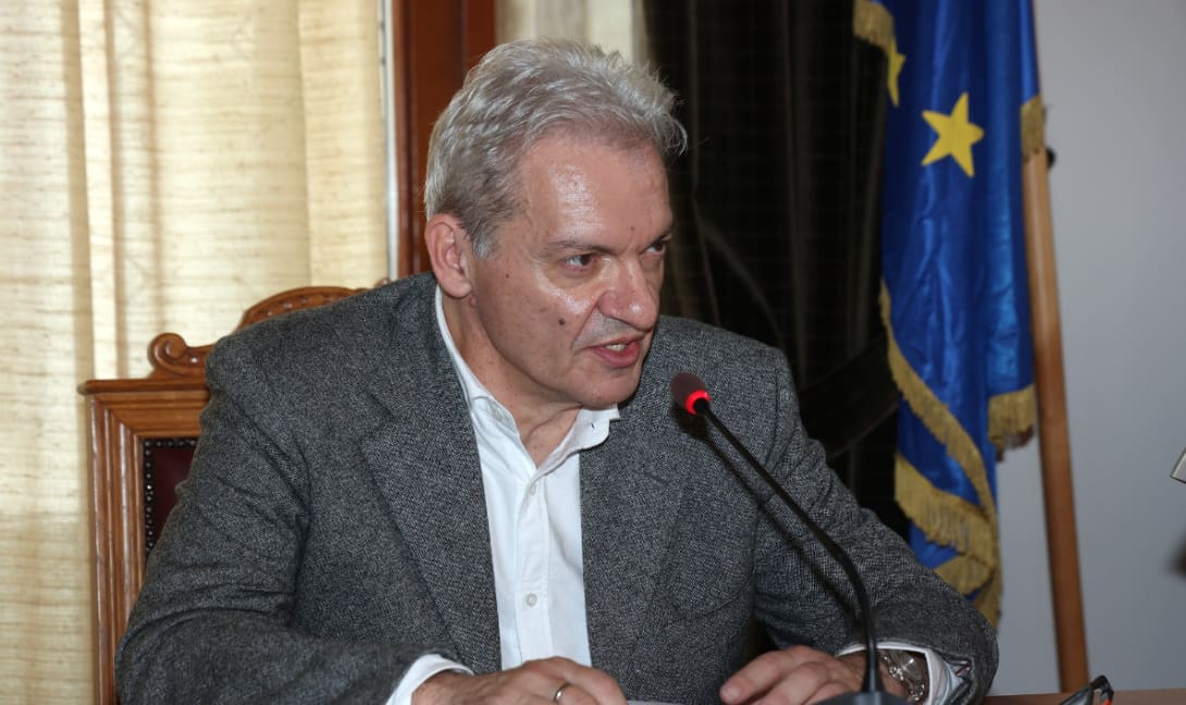 Αλέξης Καλοκαιρινός: «Η τραγωδία των Τεμπών παραμένει ένα ανοιχτό τραύμα στην ελληνική κοινωνία»