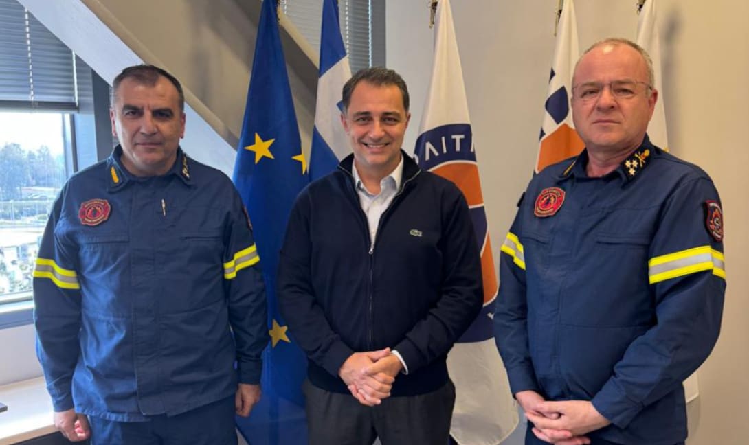Στο αρχηγείο της Πυροσβεστικής ο Μάξιμος Σενετάκης