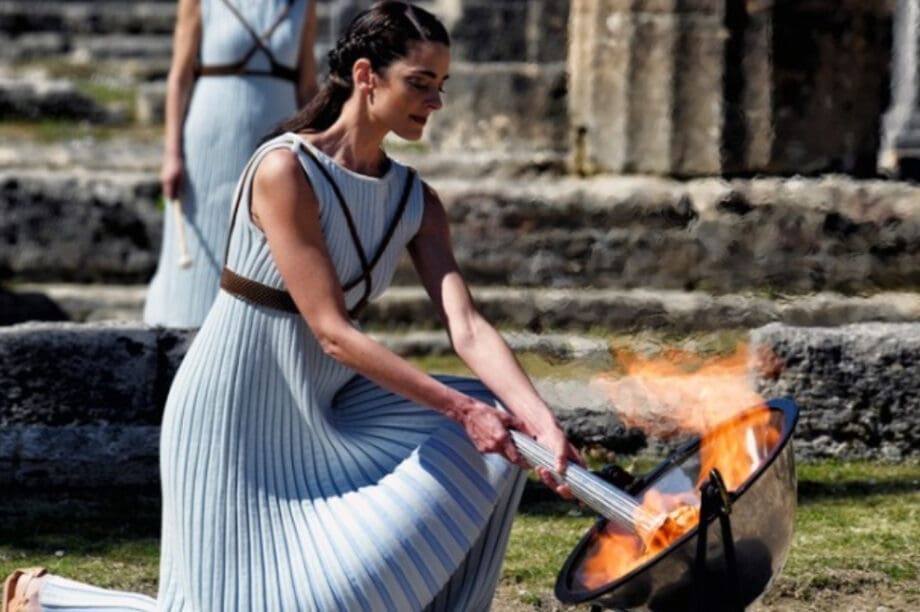 αρχαία ελλάδα αρχαίοι λαμπαδηδρομία ολυμπία φλόγα αφη