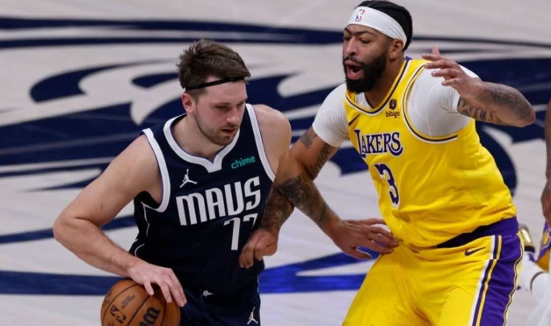Ντόντσιτς Ντέιβις NBA