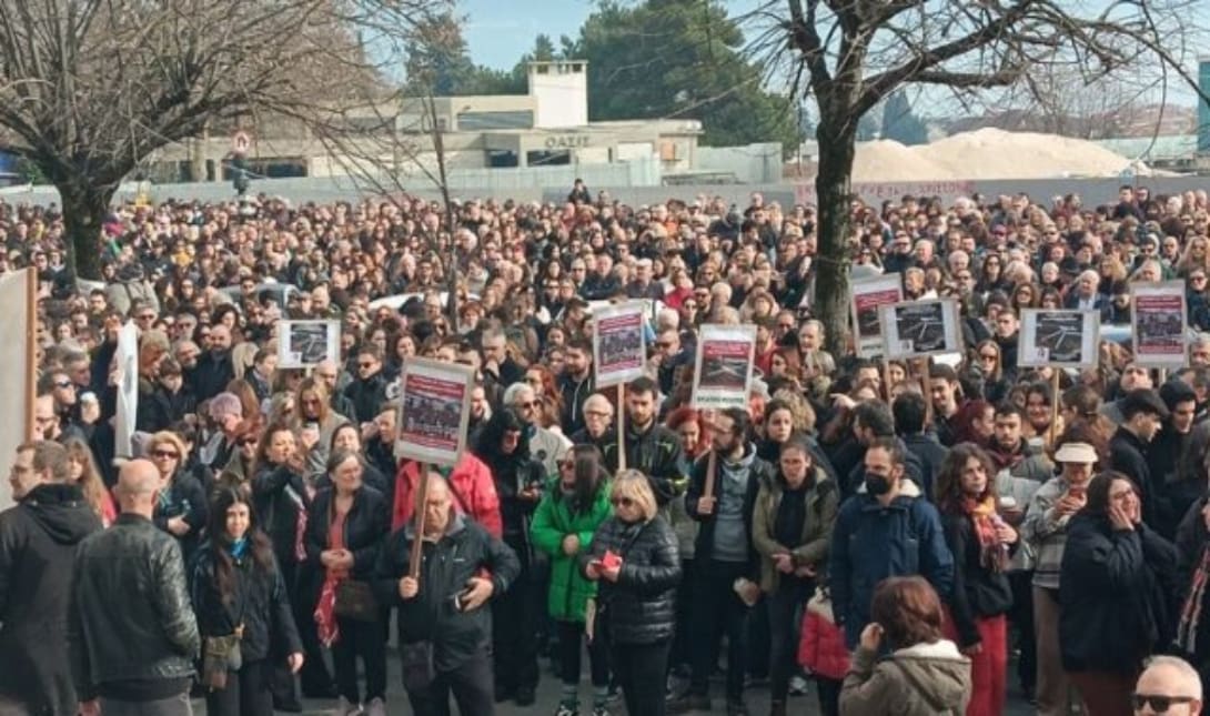 Ιωάννινα Τέμπη συγκέντρωση