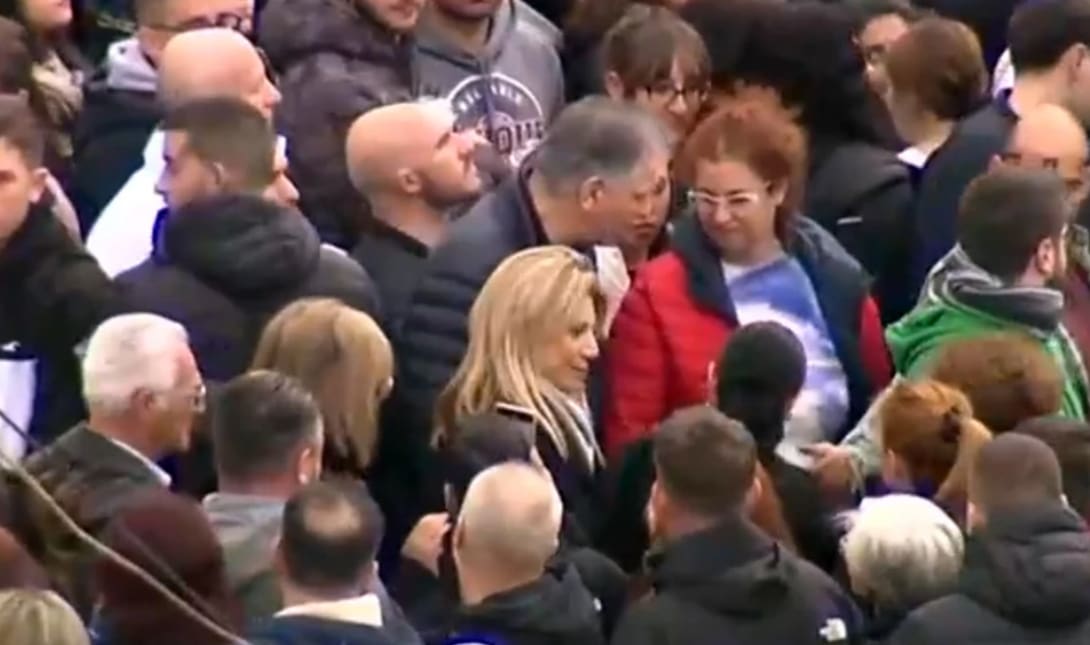 Μαρία Καρυστιανού Τέμπη Σύνταγμα