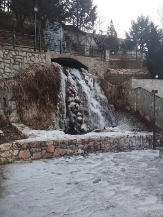 ΠΑΓΩΜΕΝΟΣ ΚΑΤΑΡΡΑΚΤΗΣ ΦΛΩΡΙΝΑ