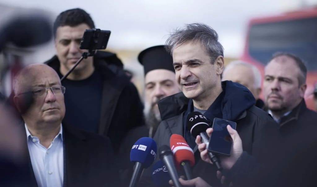 Μητσοτάκης από Σαντορίνη: