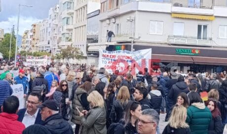 Τέμπη live