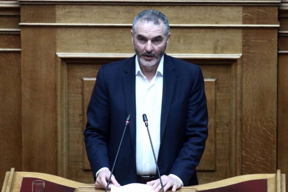Μανόλης Χνάρης