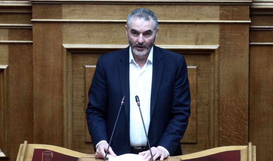 Μανόλης Χνάρης