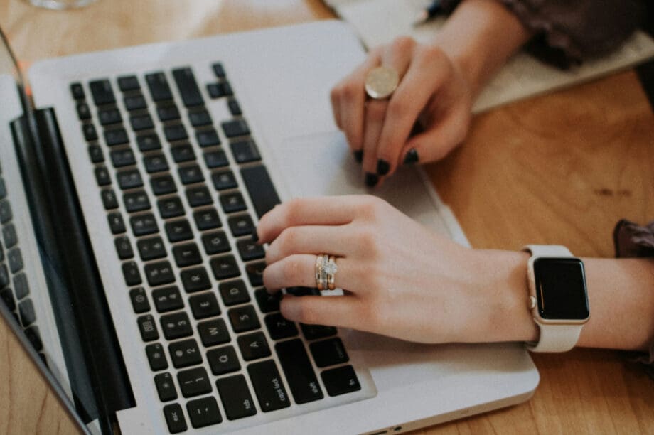 Voucher για Laptop: Στις 4/4 λήγει η προθεσμία εξαργύρωσης των επιταγών