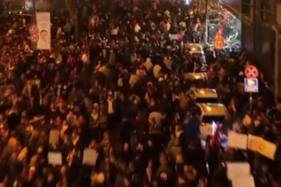 Tουρκία: Αυξάνονται οι συλληφθέντες, τι προειδοποιεί το ΥΠΕΣ για τους διαδηλωτές