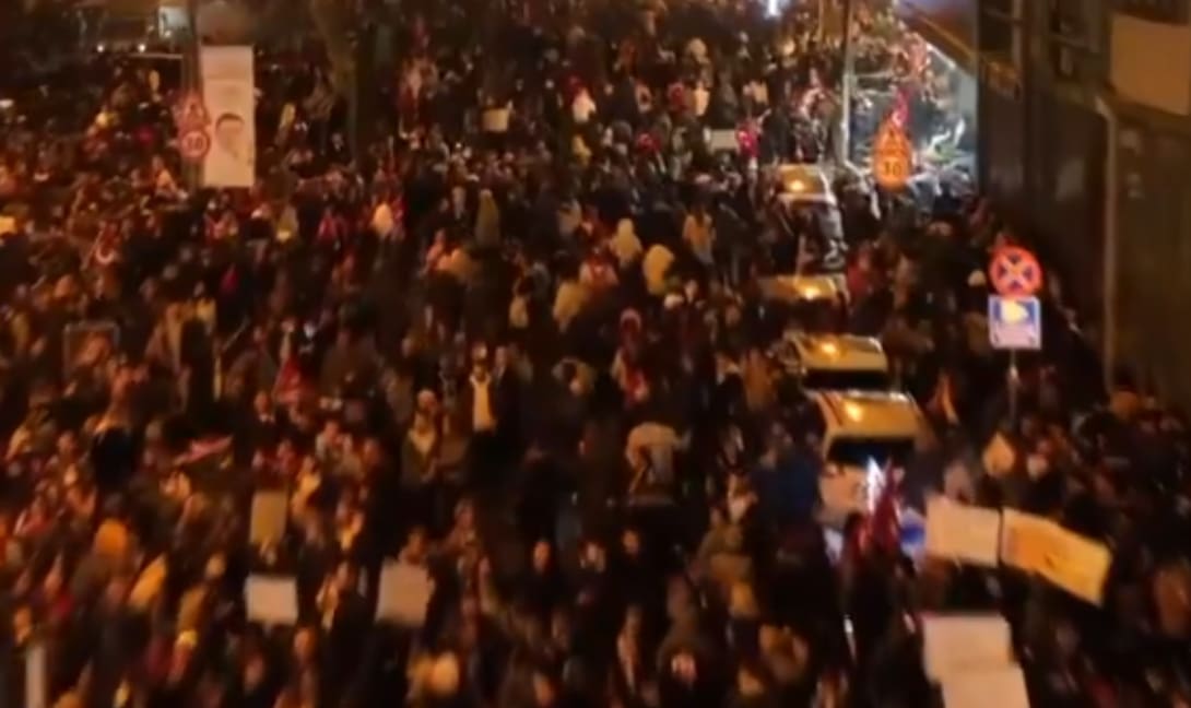 Tουρκία: Αυξάνονται οι συλληφθέντες, τι προειδοποιεί το ΥΠΕΣ για τους διαδηλωτές