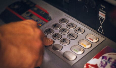Τράπεζες: Τι αλλάζει στο χρόνο εμφάνισης των χρημάτων