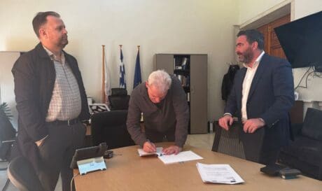 υπογραφη συμβασης ενετικά τείχη