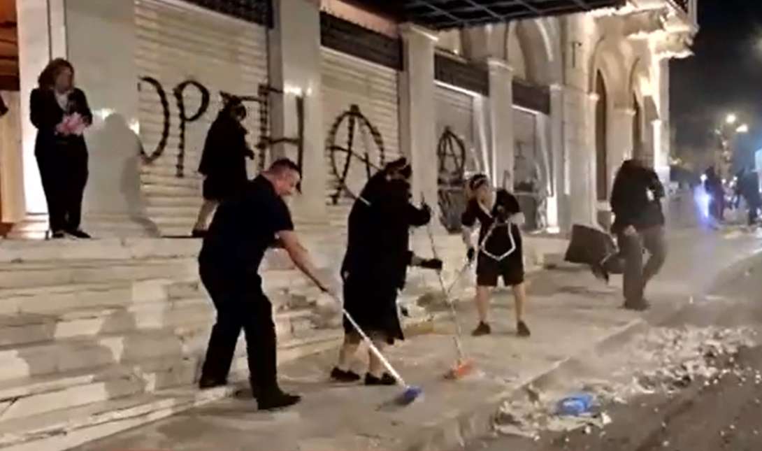 Κουκουλοφόροι