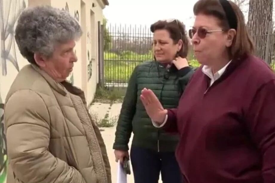 Μενδώνη