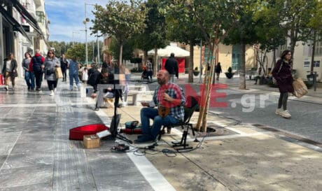 μουσικός δρόμου λύρα