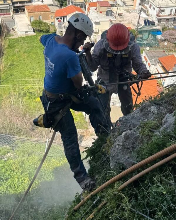 βράχος Πλατανιάς