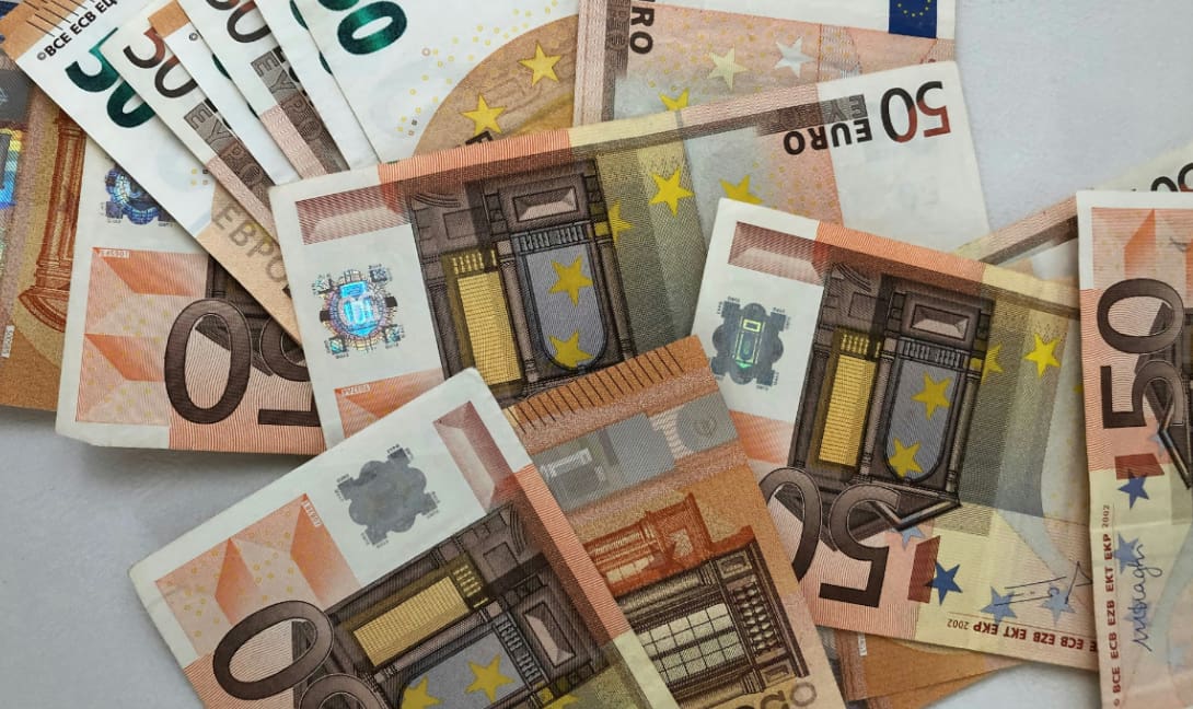 Τέλος στα σενάρια για κατάργηση του χαρτονομίσματος των 50€