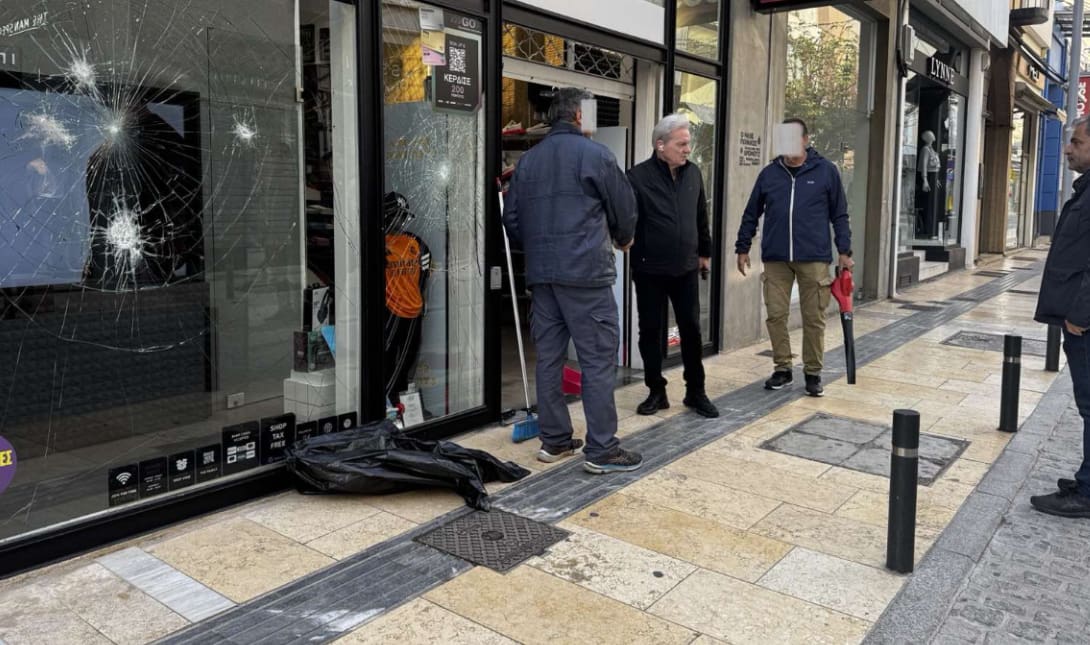 Επεισόδια φθορές καταστήματα Καλοκαιρινός