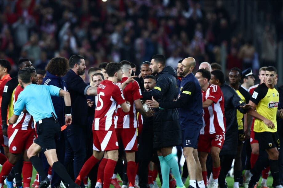 Super League: Κλήθηκαν σε απολογία Ολυμπιακός, ΑΕΚ και Αλμέιδα