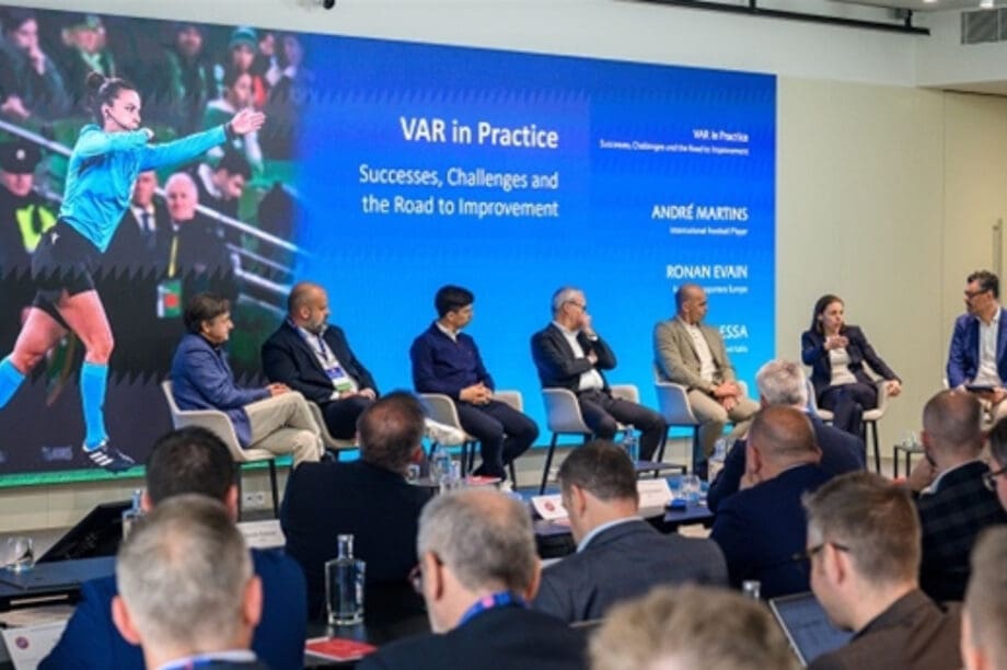 Συνεδρίαση της UEFA VAR