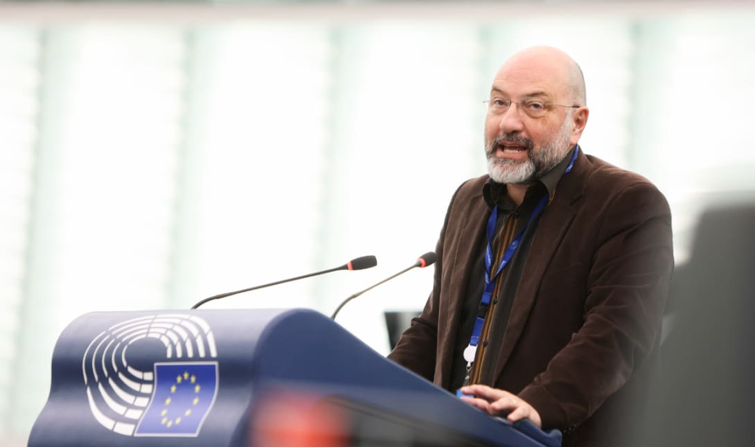 Σάκης Αρναούτογλου προς Κομισιόν: Οι θάλασσες πνίγονται στη ρύπανση, οι αλιείς στον αγώνα για επιβίωση.