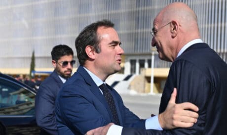 Δένδιας
