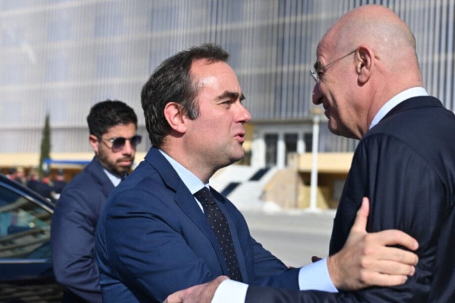 Δένδιας
