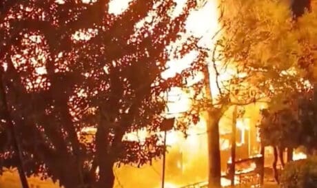 Λεωφορείο φωτιά