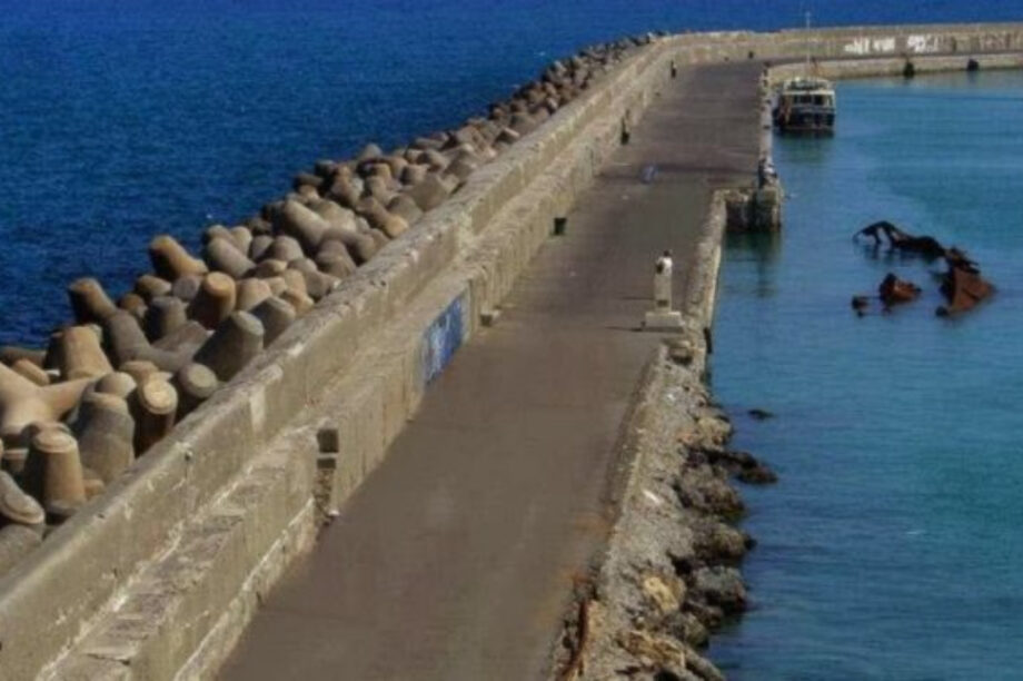 Ο.Λ.Η ρωγμές λιμενοβραχίονας Κούλες